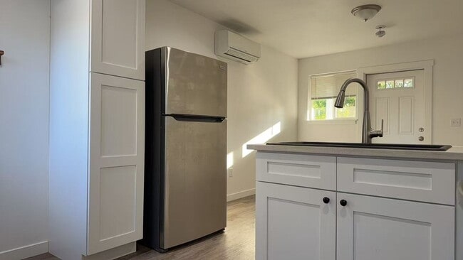 Photo - 815 SW 8th St