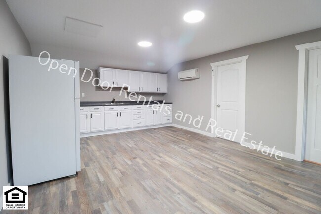 Photo - 315 S Washington St Unit 315 S Washington st B