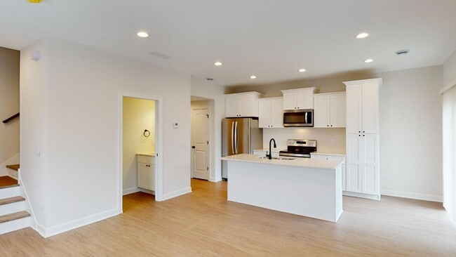 Building Photo - 827 Willow Pl