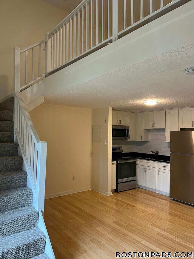 Photo - 357 Main St Unit 12