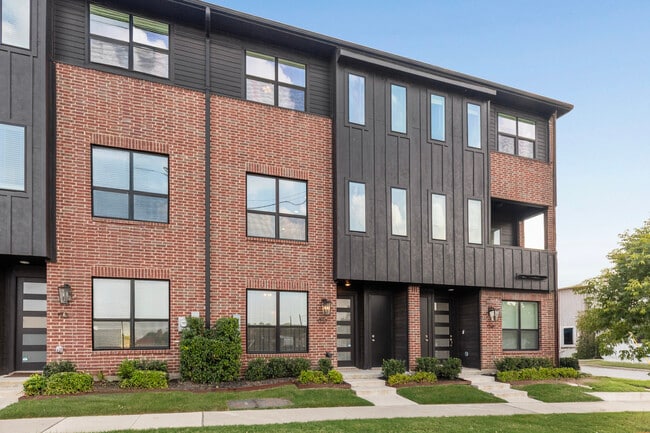 Building Photo - 1737 W Cantey St