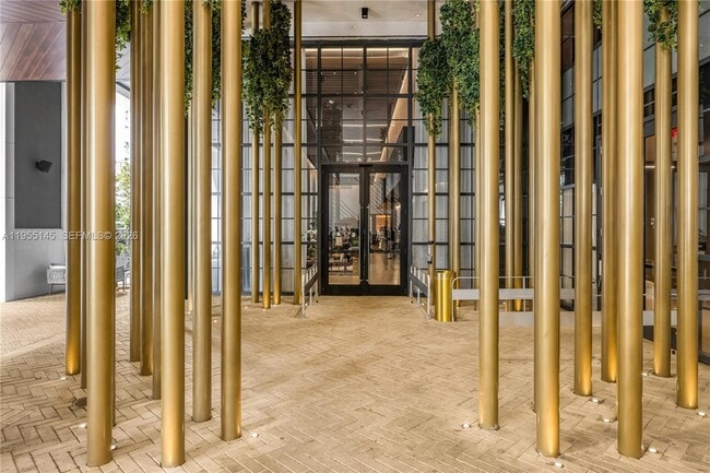 Building Photo - 601 NE 1st Ave Unit 3514