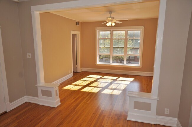 Photo - 1922 W Irving Park Rd Unit 3