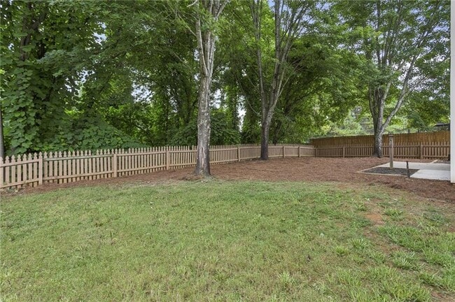 Photo - 208 Carrington Way