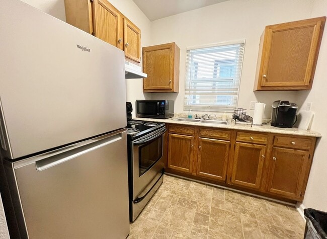 224 W Queen St Unidad W Queen St #224A