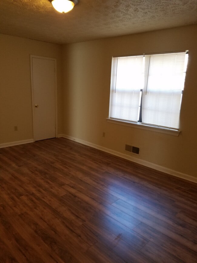 Photo - Pine Cove Apartments