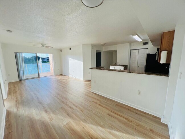 Photo - 271 SW Palm Dr Unit 204