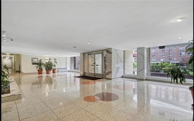 Photo - 3 Sadore Ln Unit 1L