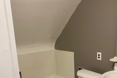 BATHROOM - 556 16th St Unidad 3