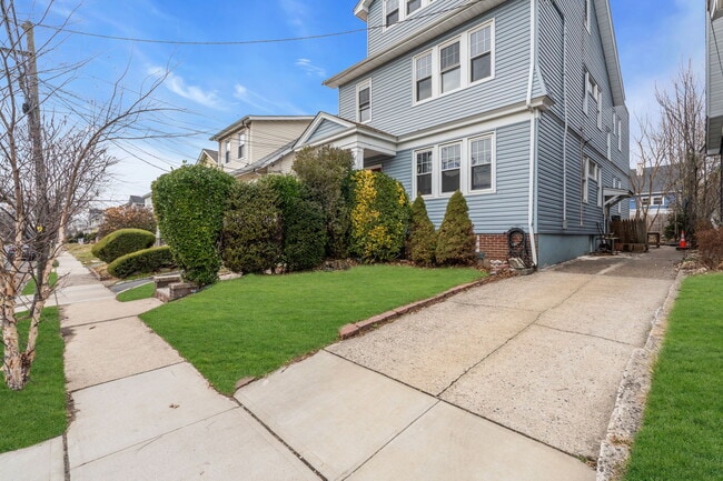 Photo - 181 Jacoby Street