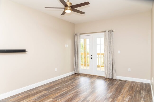 Photo - Condo Living 26 Hundred sq Ft!!
