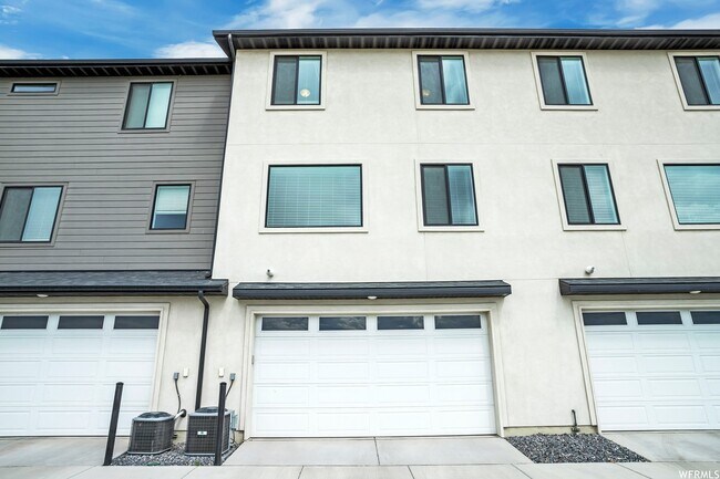 Photo - 456 Willow Leaf Rd