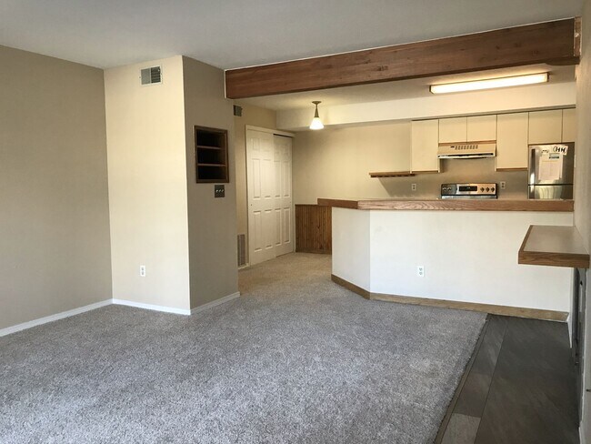 Photo - Spacious 1 bedroom apartment for rent at t... Unit 3027