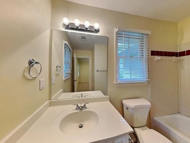 Photo - 808 Oak Trail Dr