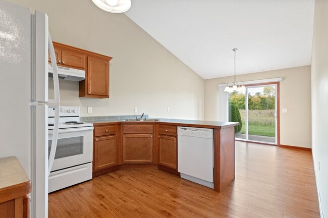 Photo - Perry Creek Townhomes - Midland, MI