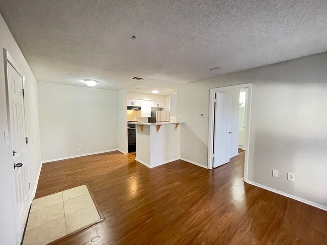 Photo - 1 Bed / 1 Bath Condo in Gated Comm. In Altamonte Springs, Available Now!! Unit 106