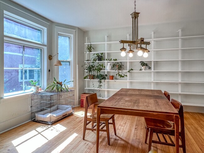 Photo - 118 E Park St