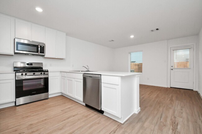 Photo - 18710 Gissi Dr