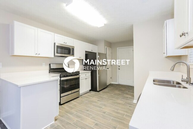 Photo - 3 Bedroom Pet-Friendly Home in COVINGTON, GA with Main Street Renewal