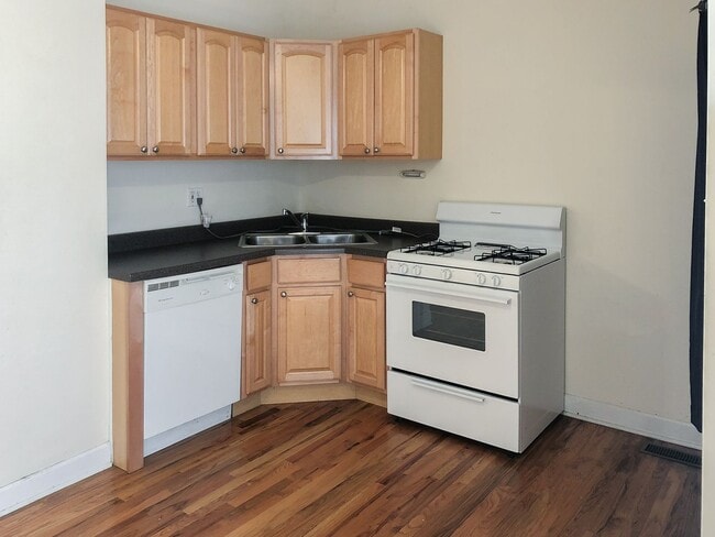 Photo - 3529 N Broadway St Unit 1