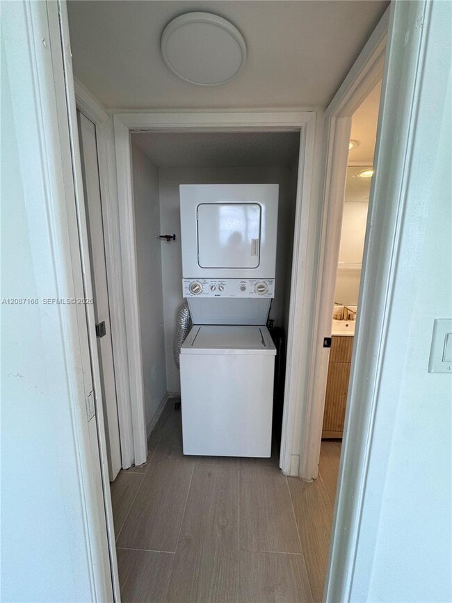 Photo - 575 Oaks Ln Unit #1008