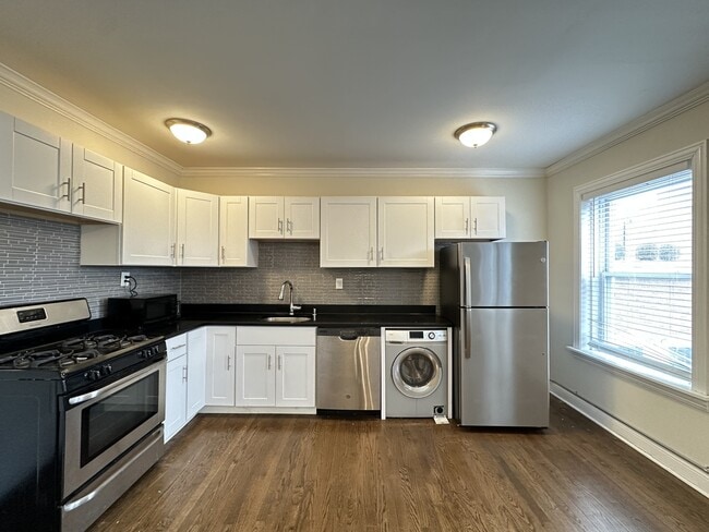 Photo - 2127 N Dayton St Unit 308