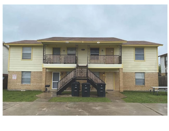 Building Photo - 4805 Rainbow Cir Rental
