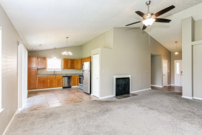 748 Hollowood Ln