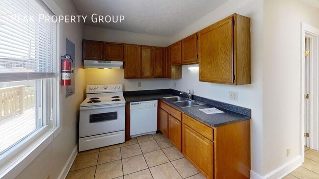 Photo - 1372 Indianola Ave