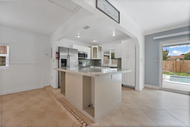 Photo - 2441 Tarpon Dr