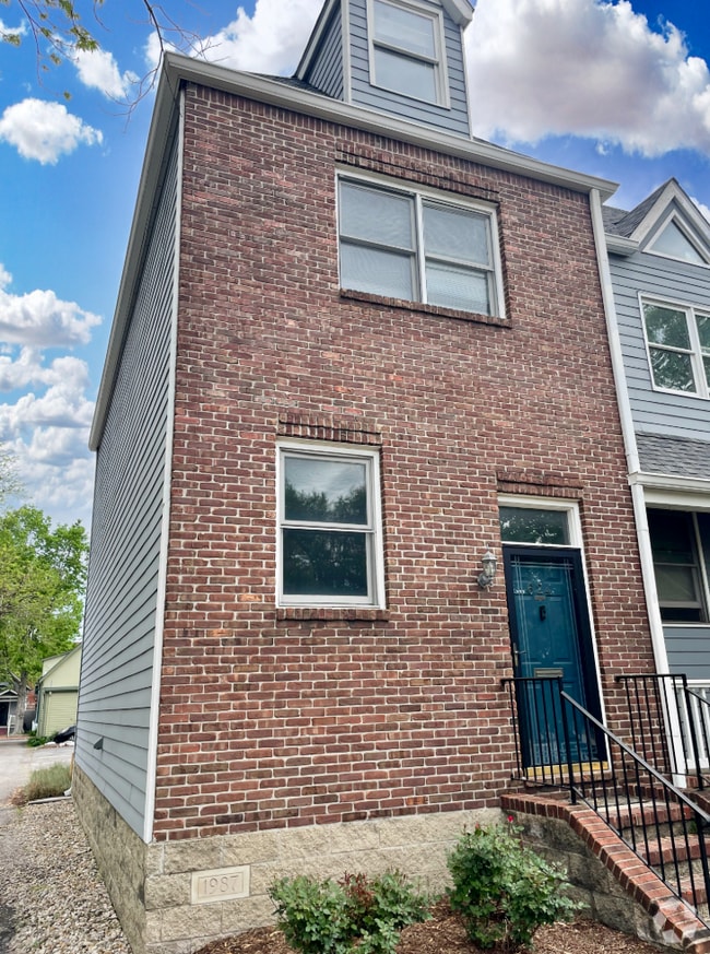 Building Photo - 624 E New York St Rental