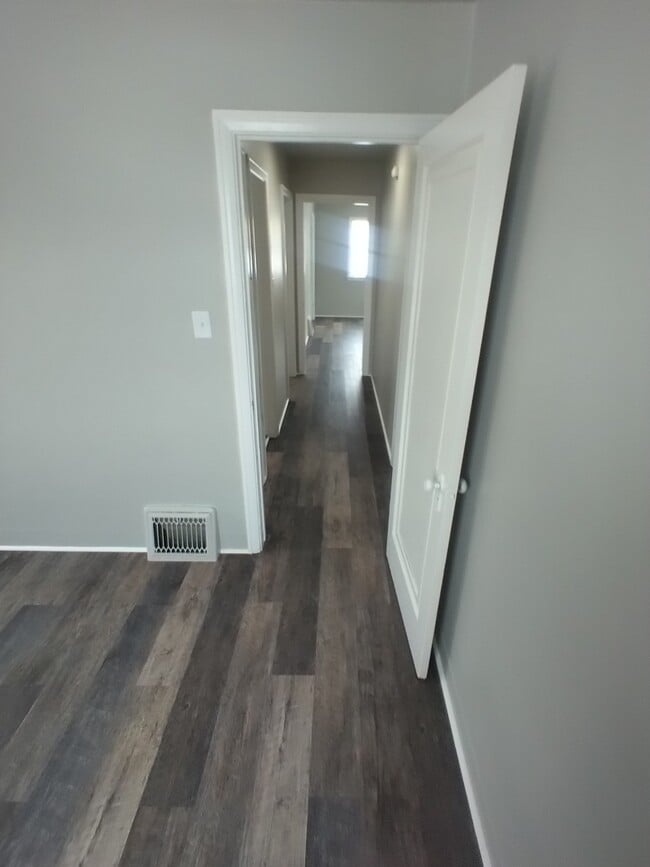 Photo - 537 Gobel St