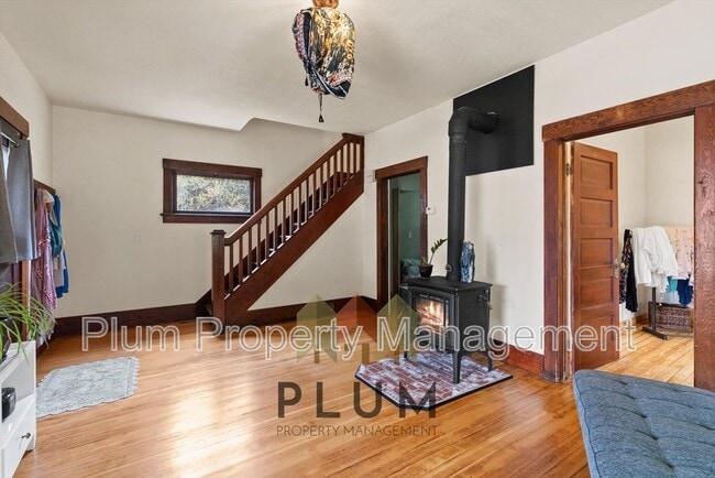 Photo - 208 Cedar St