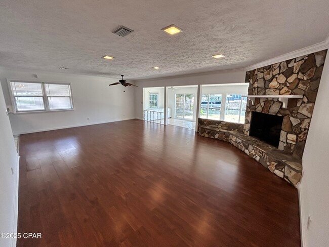 Photo - 205 Sunset Ln