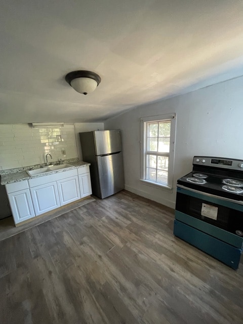 Photo - 318 E 12th St