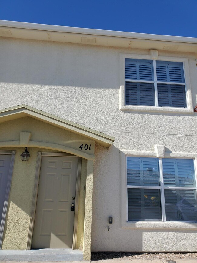 Photo - 10021 Railroad Dr