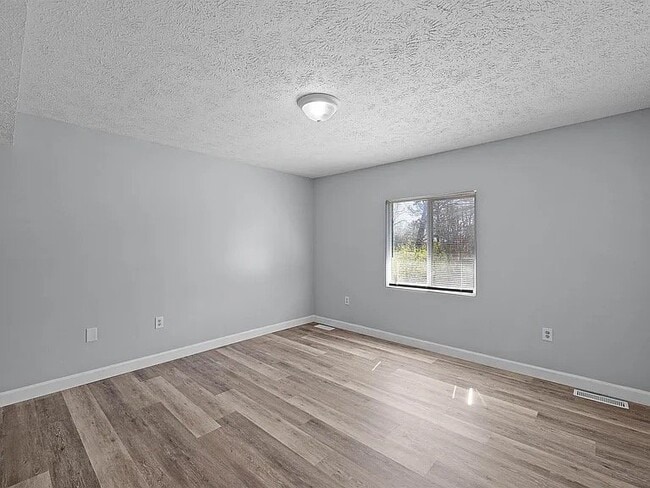 Photo - 837 Bear Creek Rd