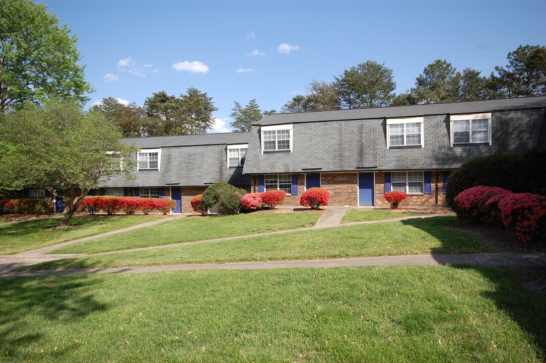 Gorman Crossings - Gorman Crossings Apartments