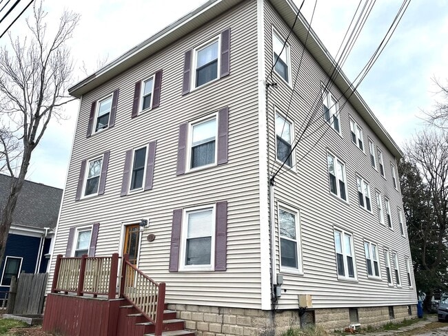 Building Photo - 49 Bolton St Unit 3 Rental
