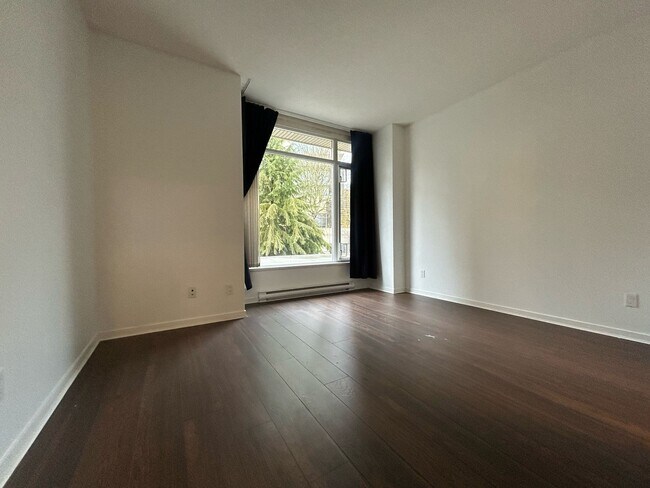 Photo - 4913 Dawson St