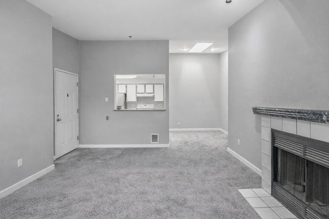 Photo - 2-Bedroom Condo with Vaulted Ceilings and Community Amenities in Everett