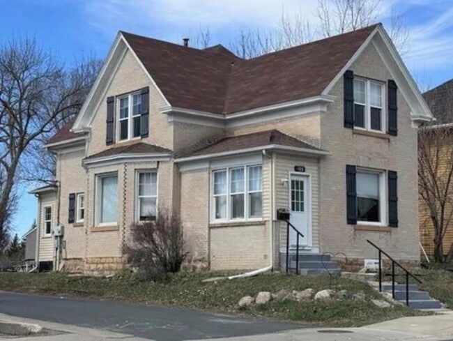 Photo - 106 1st Ave NE Unit # 1/2