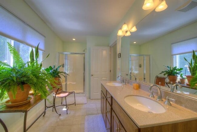 Photo - 9 Aspen Rd Unit 9