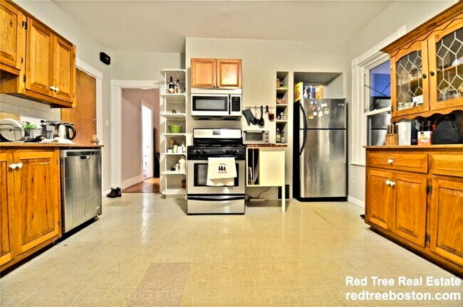 Building Photo - 201 Hillside St Unit 2