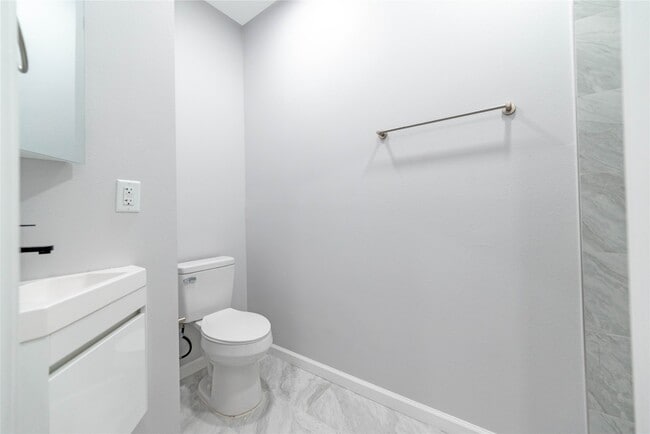 Photo - 807 Avenue K Unit a