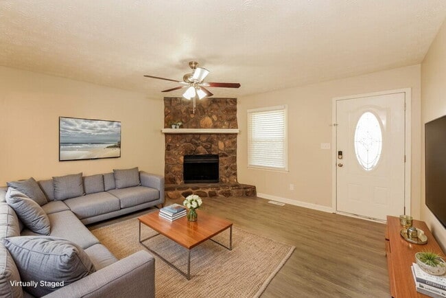 Photo - 3325 Shady Cove Rd