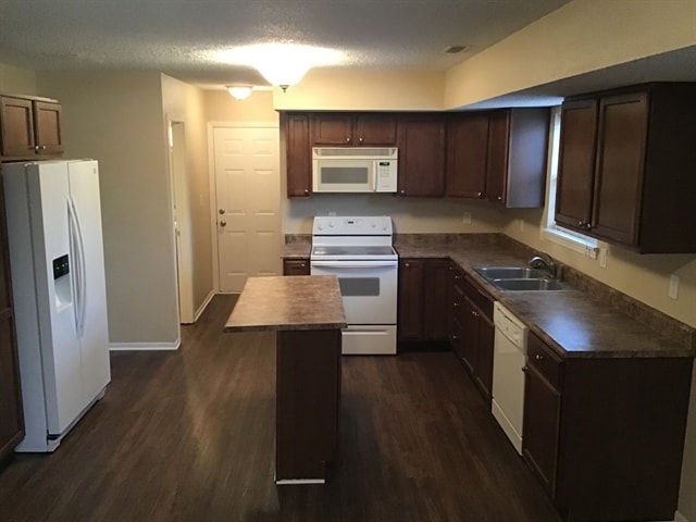 Photo - 7352 Woodside Dr