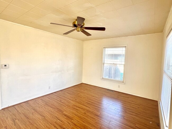 Photo - Portsmouth Neighborhood 3 story Home with Laminate H/W Floors, Fenced Backyard