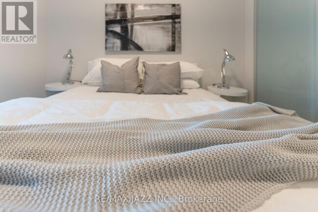 Photo - 80 Bond St E Unité 1601