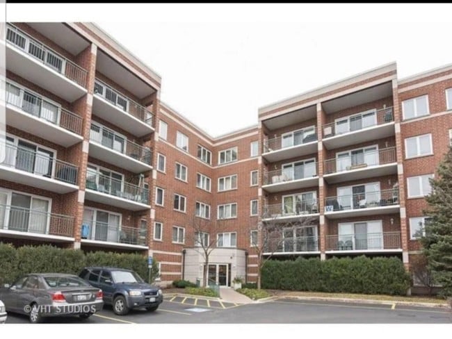 Photo - 5340 N Lowell Ave Condo Unit 205